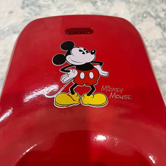 Disney Mickey Mouse Cake Pop Maker - Picture 2 of 4